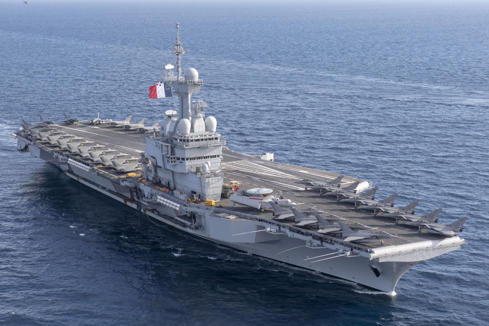 Transition vers la technologie nucléaire : Pourquoi le porte-avions Charles de Gaulle est en avance sur la concurrence Les capacités uniques du porte-avions Charles de Gaulle : Une avancée technologique pour la France
