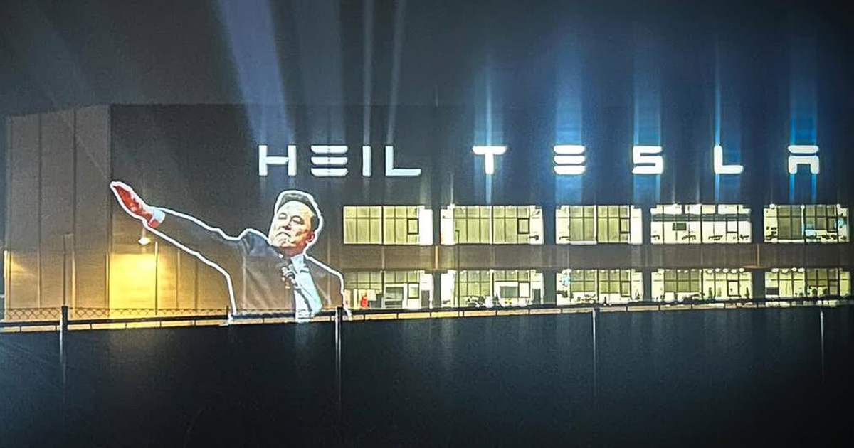 Les symboles controversés de la nouvelle usine Tesla suscitent l'indignation du public Ilon Musk est accusé d'avoir utilisé des symboles illicites sur la façade d'une usine Tesla à Berlin.