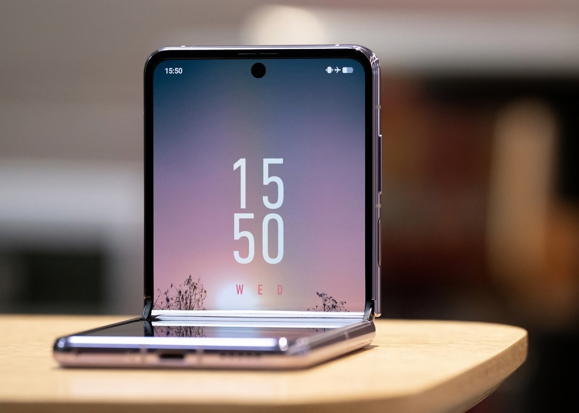 Un initié a révélé quand le smartphone pliable Honor Magic Flip sera dévoilé. Un initié a révélé quand le smartphone pliable Honor Magic Flip sera dévoilé.