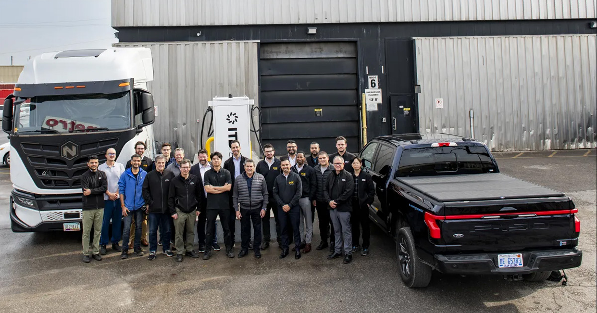Jusqu'à 400 kW par véhicule : ABB E-Mobility a installé la première station de recharge A400 HPC en Amérique du Nord. Jusqu'à 400 kW par véhicule : ABB E-Mobility a installé la première station de recharge A400 HPC en Amérique du Nord.
