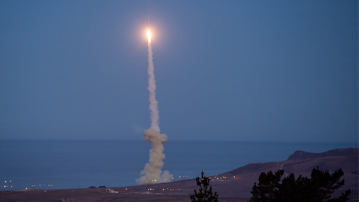 L'intercepteur américain GBI de nouvelle génération a réussi à abattre un missile balistique de moyenne portée. L'intercepteur américain GBI de nouvelle génération a réussi à abattre un missile balistique de moyenne portée.