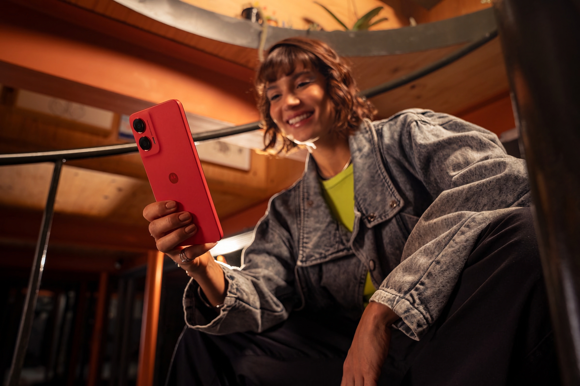 Motorola a dévoilé le Moto G35 avec un écran 120Hz, une puce Unisoc T760, un appareil photo 50 MP et une batterie 5000 mAh pour 199 €. Motorola a dévoilé le Moto G35 avec un écran 120Hz, une puce Unisoc T760, un appareil photo 50 MP et une batterie 5000 mAh pour 199 €.