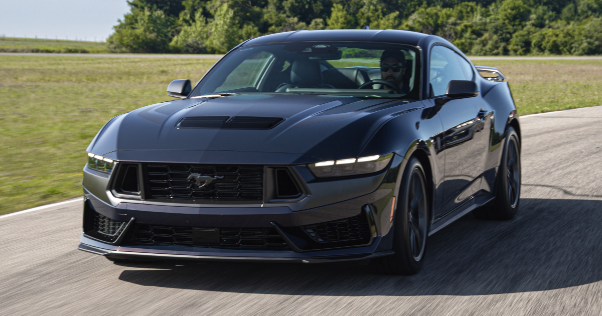 La Ford Mustang à essence a de nouveau dépassé la Mach-E électrique en ventes aux États-Unis