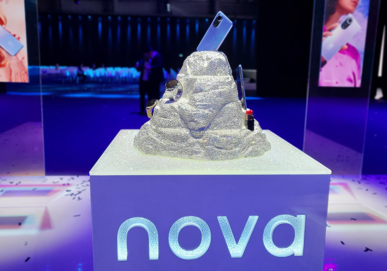 Où va Huawei et ce que nous avons appris lors du lancement du Nova 9 et des écouteurs inhabituels FreeBuds Lipstick Où va Huawei et ce que nous avons appris lors du lancement du Nova 9 et des écouteurs inhabituels FreeBuds Lipstick