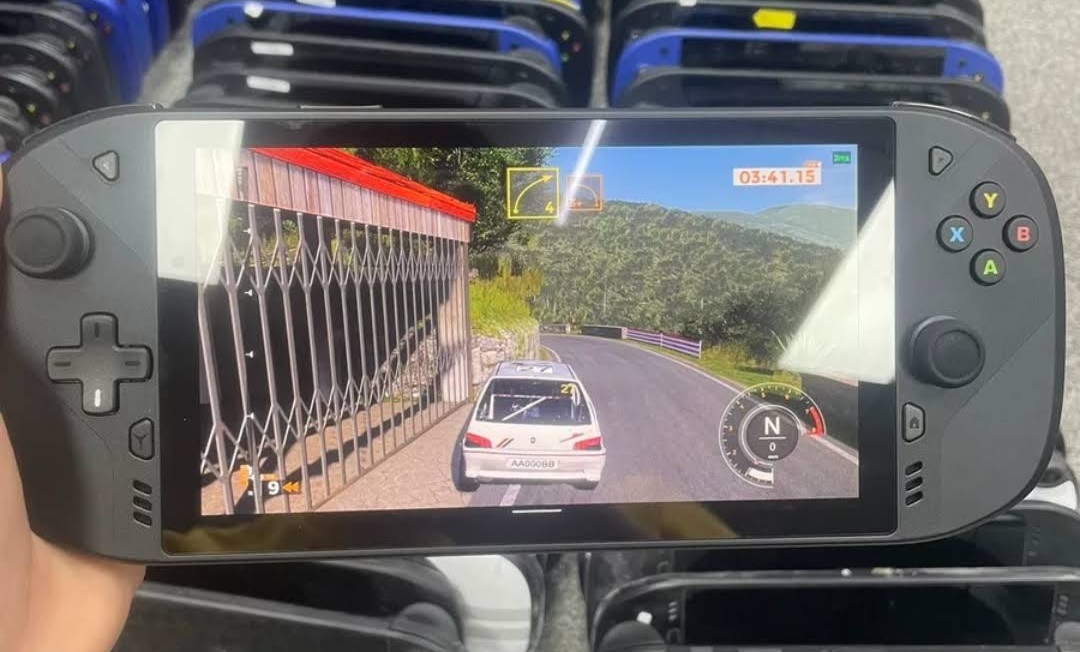 Les ventes du décodeur portable Lenovo Legion Play, annulé et équipé de Snapdragon 888, ont commencé en Chine. Les ventes du décodeur portable Lenovo Legion Play, annulé et équipé de Snapdragon 888, ont commencé en Chine.