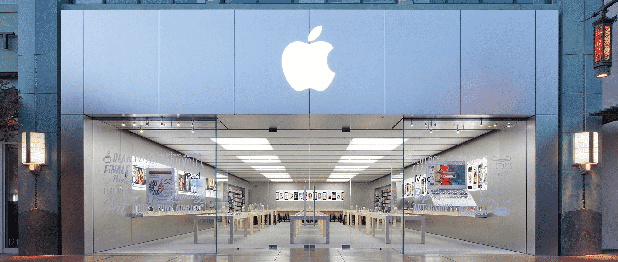 Apple vaut à nouveau plus de 3 000 milliards de dollars - la capitalisation augmente après la hausse du cours de l'action à 193,42 dollars Apple vaut à nouveau plus de 3 000 milliards de dollars - la capitalisation augmente après la hausse du cours de l'action à 193,42 dollars