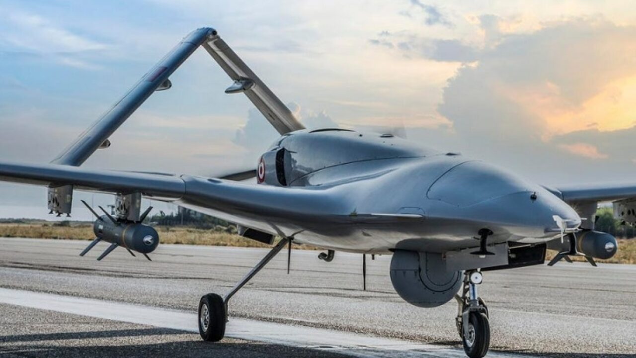 La société turque Baykar a présenté à l'Ukraine deux drones de frappe Bayraktar TB2 - The Defence Intelligence of Ukraine La société turque Baykar a présenté à l'Ukraine deux drones de frappe Bayraktar TB2 - The Defence Intelligence of Ukraine