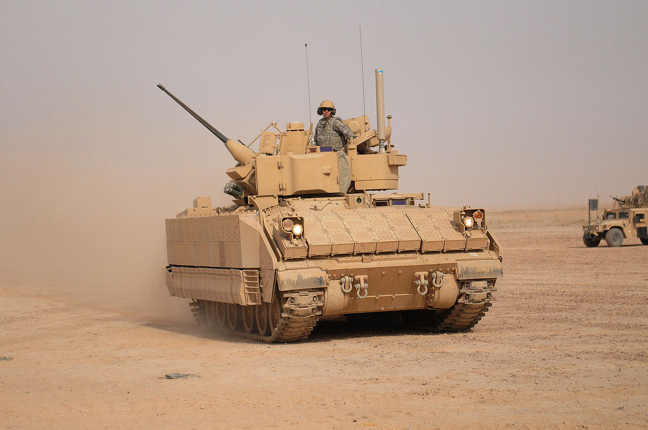 Innovation et puissance du M2A2 Bradley : un aperçu du véhicule de combat d'infanterie M2A2 Bradley : qu'est-ce qui rend ce véhicule de combat d'infanterie unique ?