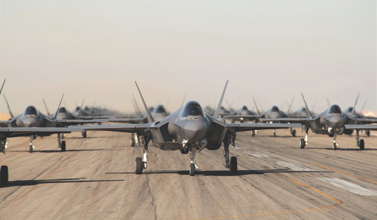Le Canada a annoncé l'achat de 88 chasseurs F-35A Lighting II pour un montant de 14,2 milliards de dollars. Le Canada a annoncé l'achat de 88 chasseurs F-35A Lighting II pour un montant de 14,2 milliards de dollars.
