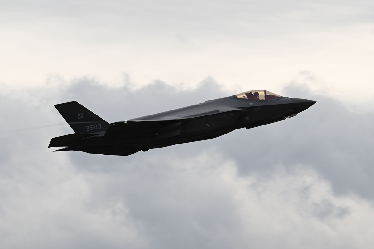 F-35 : Un aperçu sous le capot du chasseur le plus moderne F-35 : Technologie du futur dans les combats aériens modernes