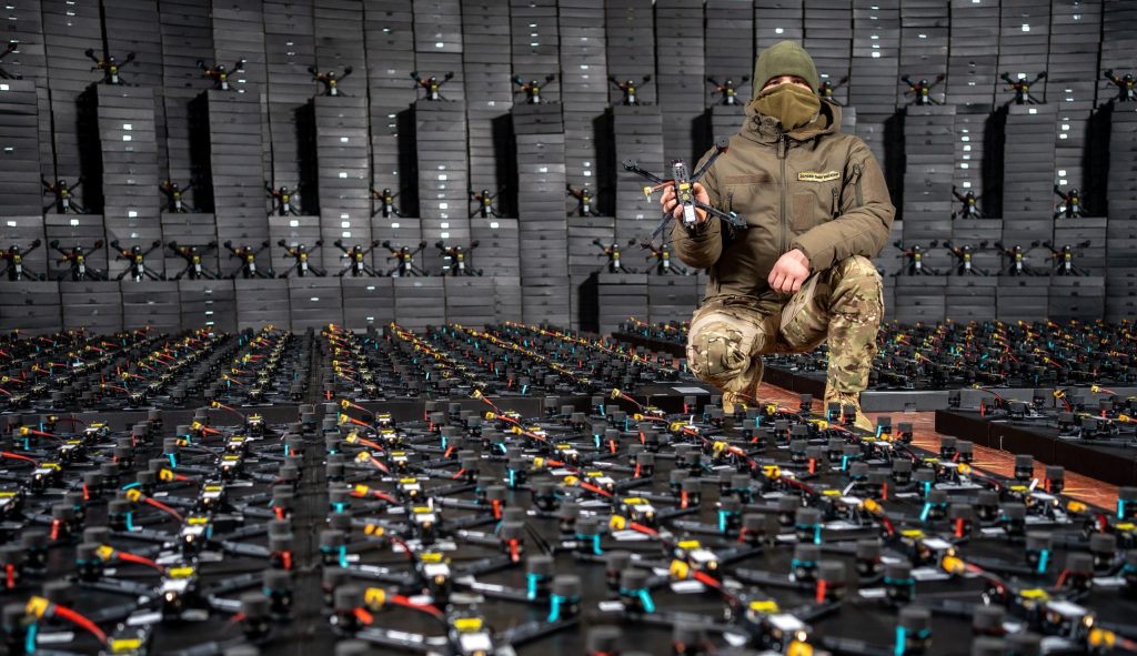 L'avenir est dans le ciel : Comment les drones FPV ukrainiens changent le monde de l'équipement militaire Avantage virtuel : Drones FPV ukrainiens à la pointe de la technologie