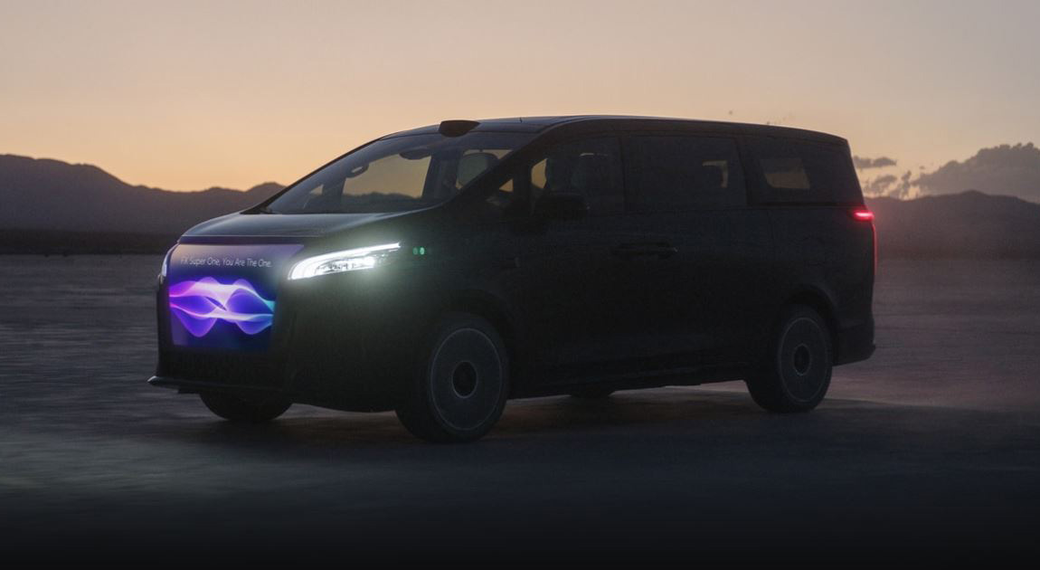 Faraday Future a présenté FX Super One : un minibus électrique avec un “visage” sur une grille LED Faraday Future a présenté FX Super One : un minibus électrique avec un “visage” sur une grille LED