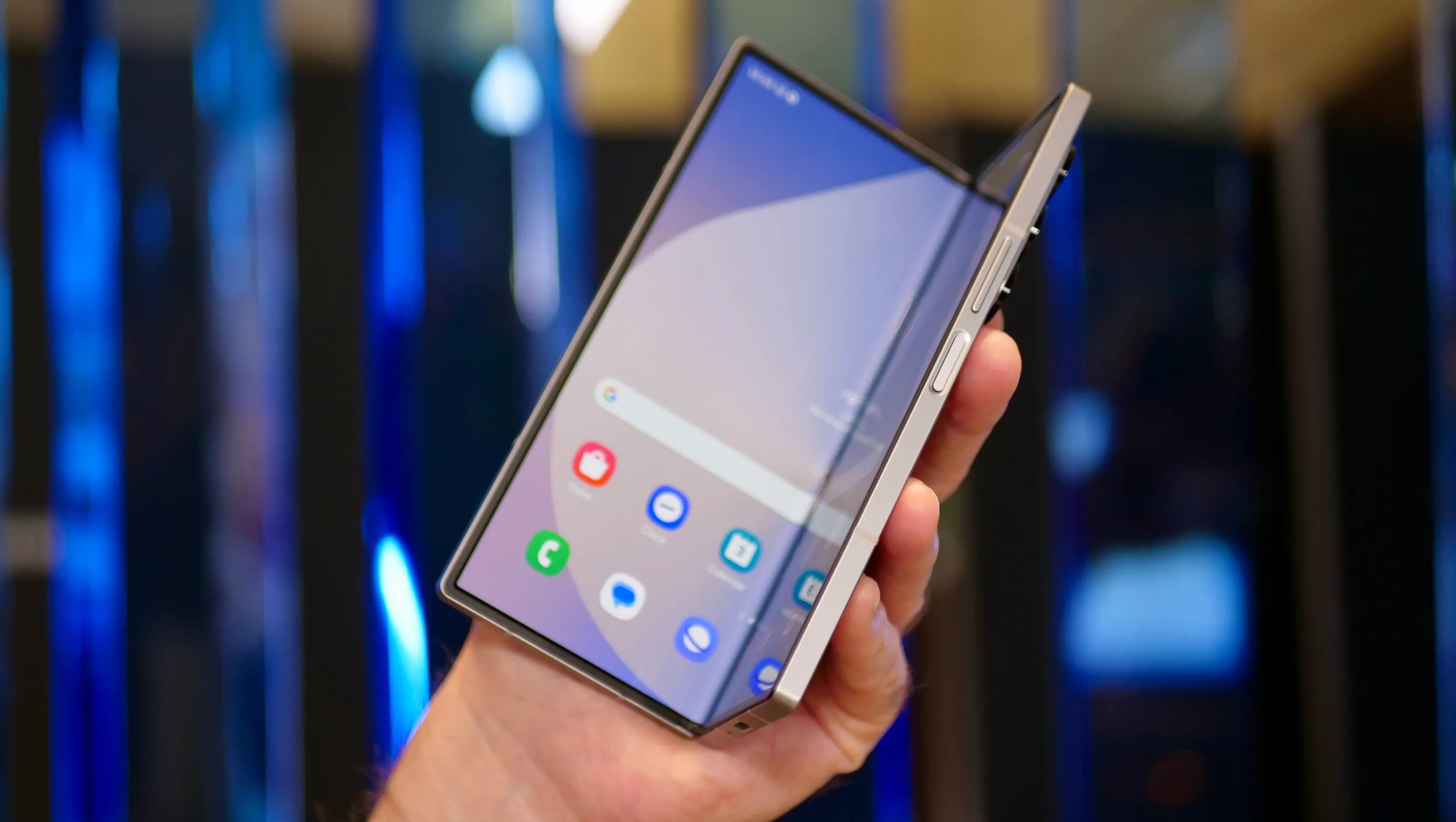 Le nouveau Samsung Galaxy Z Fold Special Edition pourrait être doté d'un appareil photo de 200 mégapixels, comme le Galaxy S24 Ultra. Le nouveau Samsung Galaxy Z Fold Special Edition pourrait être doté d'un appareil photo de 200 mégapixels, comme le Galaxy S24 Ultra.