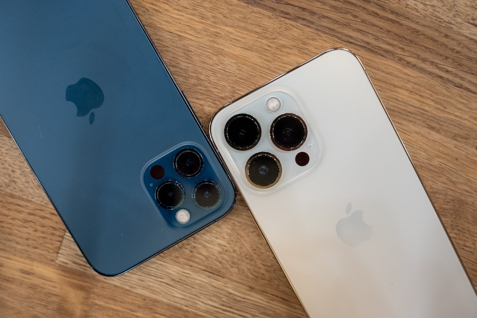 Apple est contraint de réduire la production de l'iPhone 13 de 10 millions de smartphones Apple est contraint de réduire la production de l'iPhone 13 de 10 millions de smartphones