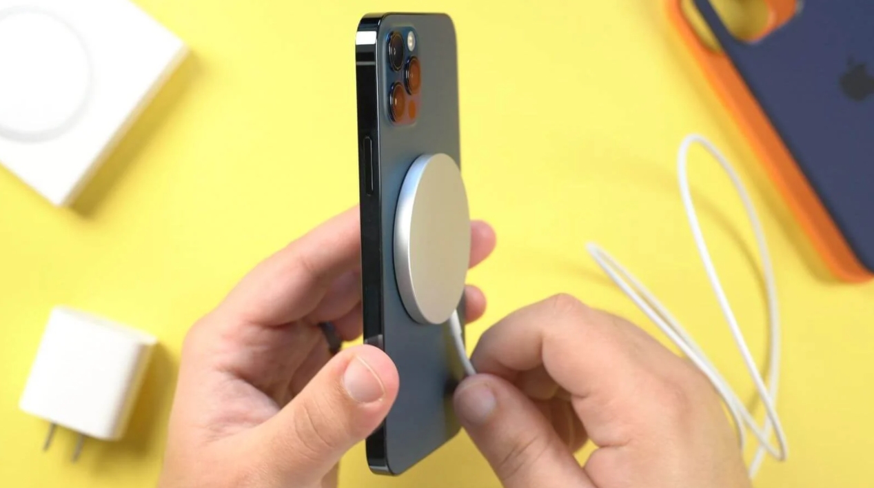 La Chine interdit la vente du chargeur sans fil MagSafe d'Apple La Chine interdit la vente du chargeur sans fil MagSafe d'Apple