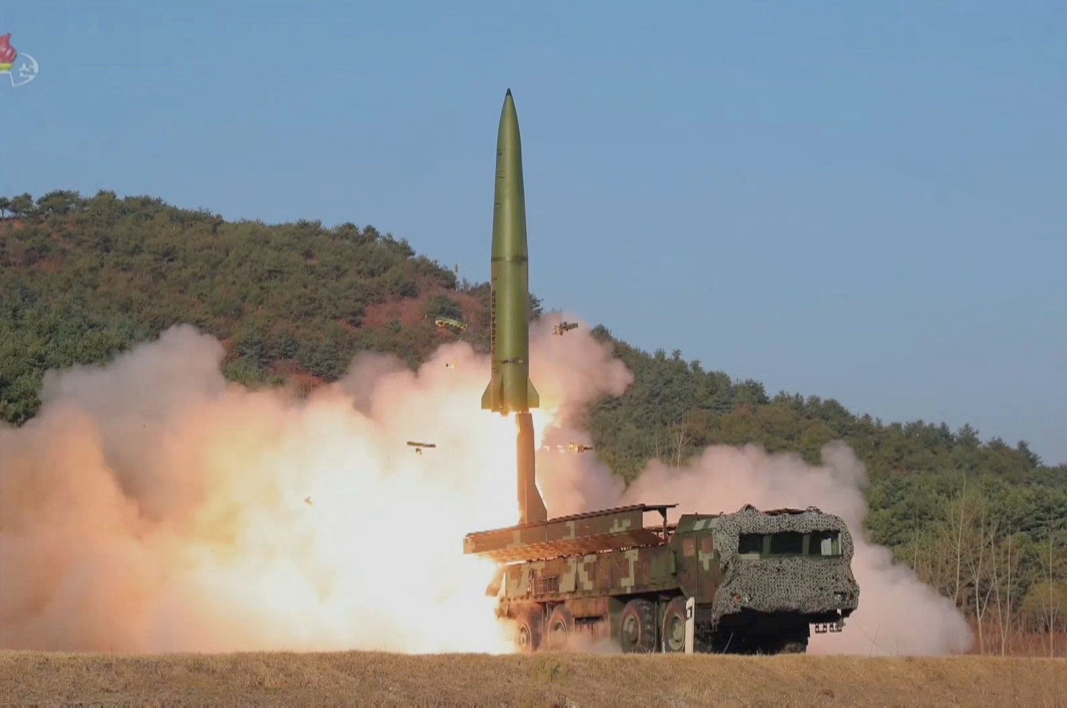 KN-23 : Innovation et controverse armement au XXIe siècle Déchiffrer l'avenir des missiles : découvrez le KN-23