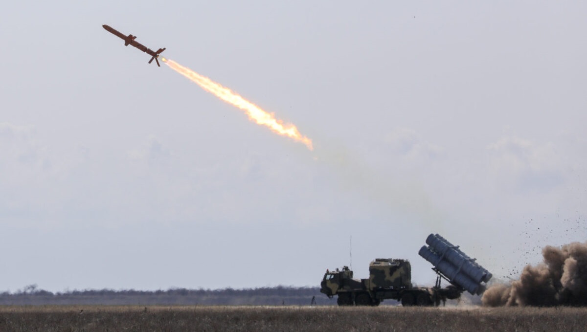 L'Ukraine développe une nouvelle modification du missile de croisière antinavire Neptun L'Ukraine développe une nouvelle modification du missile de croisière antinavire Neptun