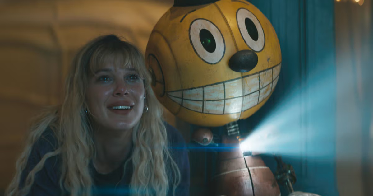 Le premier plan de The Electric State avec les héros du Marvel Cinematic Universe Premier aperçu de l'adaptation cinématographique de The Electric State : images avec les acteurs de Marvel