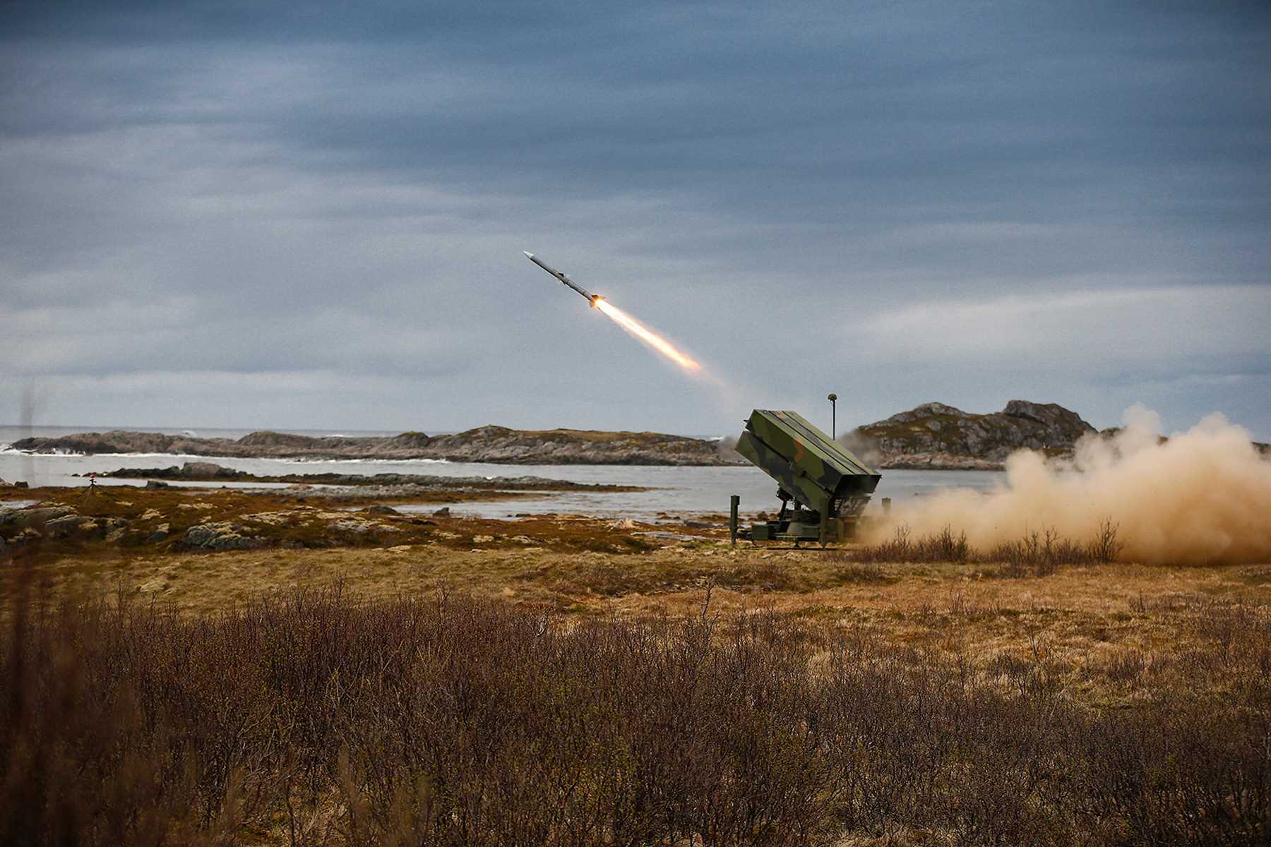 Le Canada achètera une batterie de systèmes de missiles sol-air NASAMS pour l'Ukraine Le Canada achètera une batterie de systèmes de missiles sol-air NASAMS pour l'Ukraine