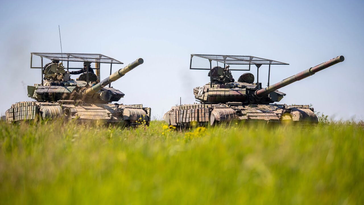 L'armée de la soi-disant République moldave de Transnistrie a commencé à équiper ses T-64BV de "braseros" L'armée de la soi-disant République moldave de Transnistrie a commencé à équiper ses T-64BV de "braseros"