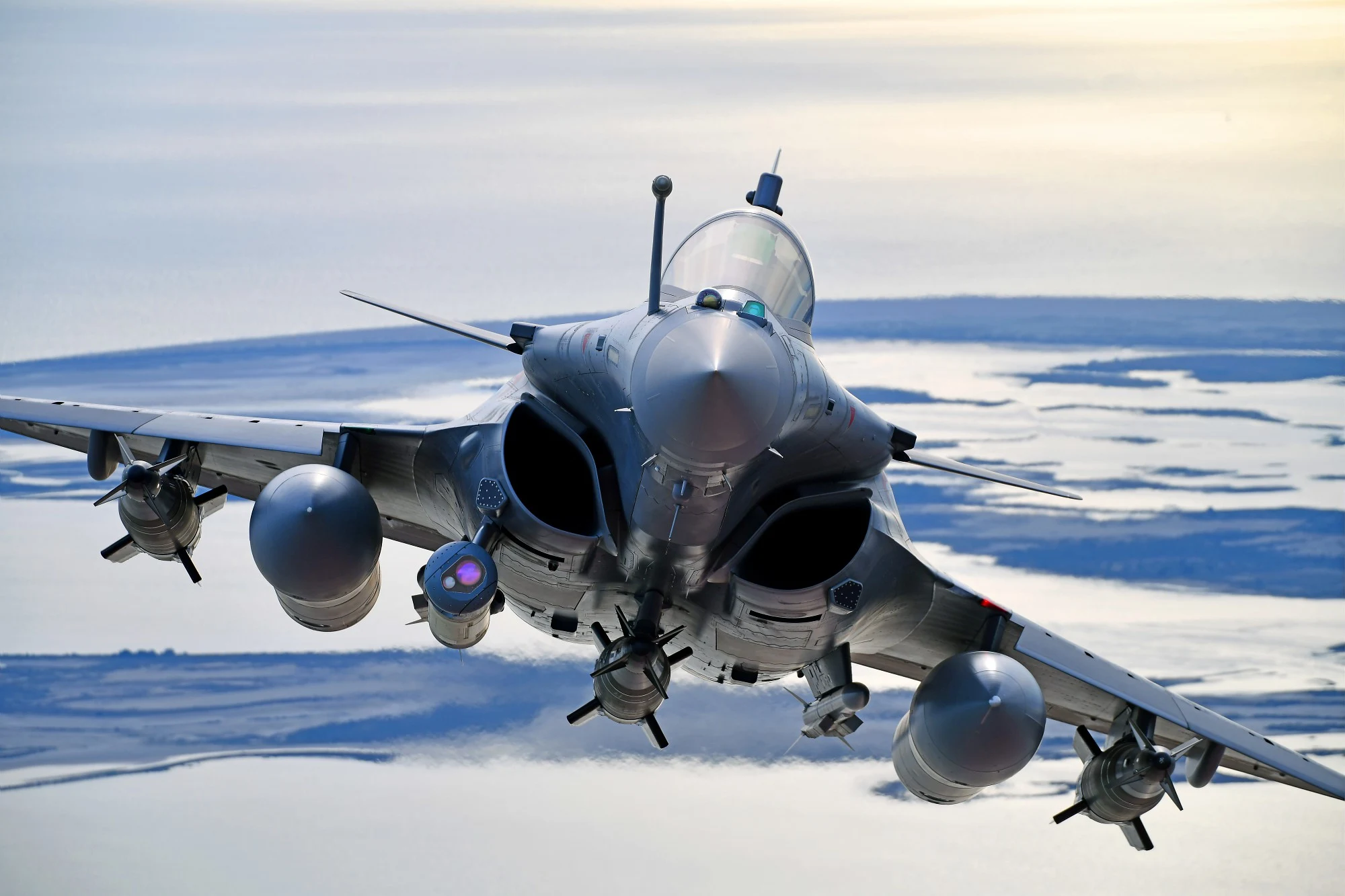 Révéler les secrets du Rafale de Dassault : Les innovations de l'avion de combat français Le Rafale de Dassault : Un symbole moderne de la puissance de l'aviation française