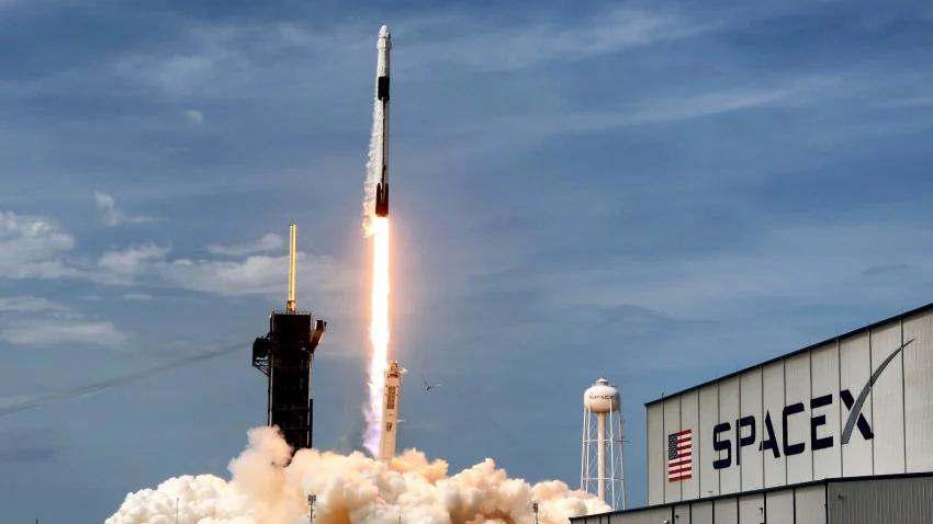 SpaceX peut désormais connecter les smartphones directement aux satellites internet Starlink SpaceX peut désormais connecter les smartphones directement aux satellites internet Starlink
