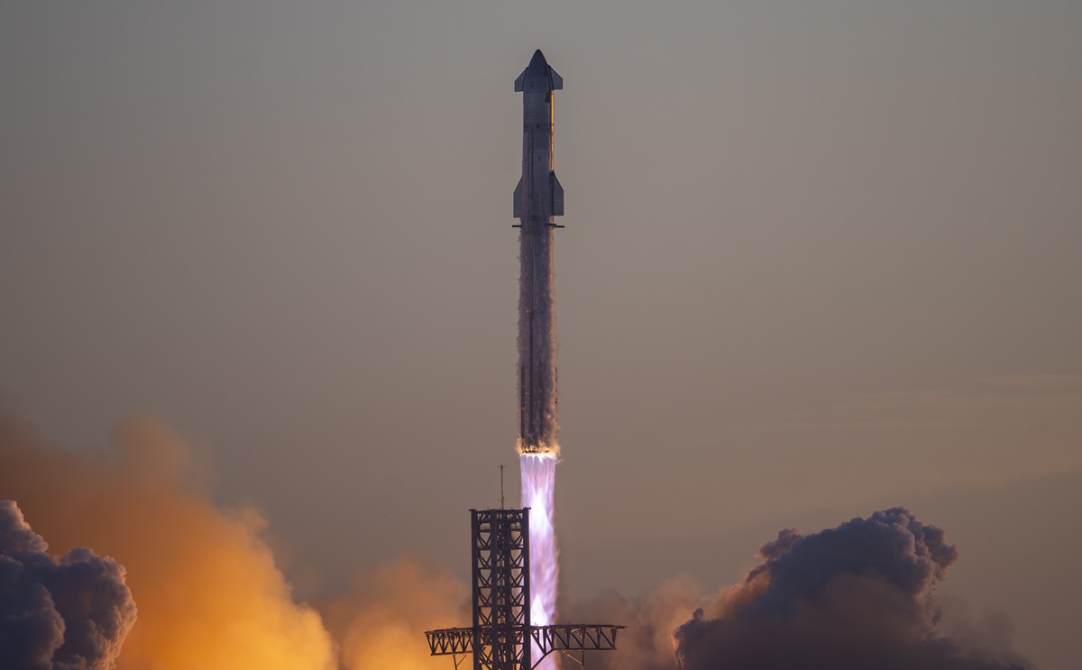 La NASA et SpaceX testeront le ravitaillement en carburant dans l'espace lors du troisième essai du système de fusée Starship. La NASA et SpaceX testeront le ravitaillement en carburant dans l'espace lors du troisième essai du système de fusée Starship.