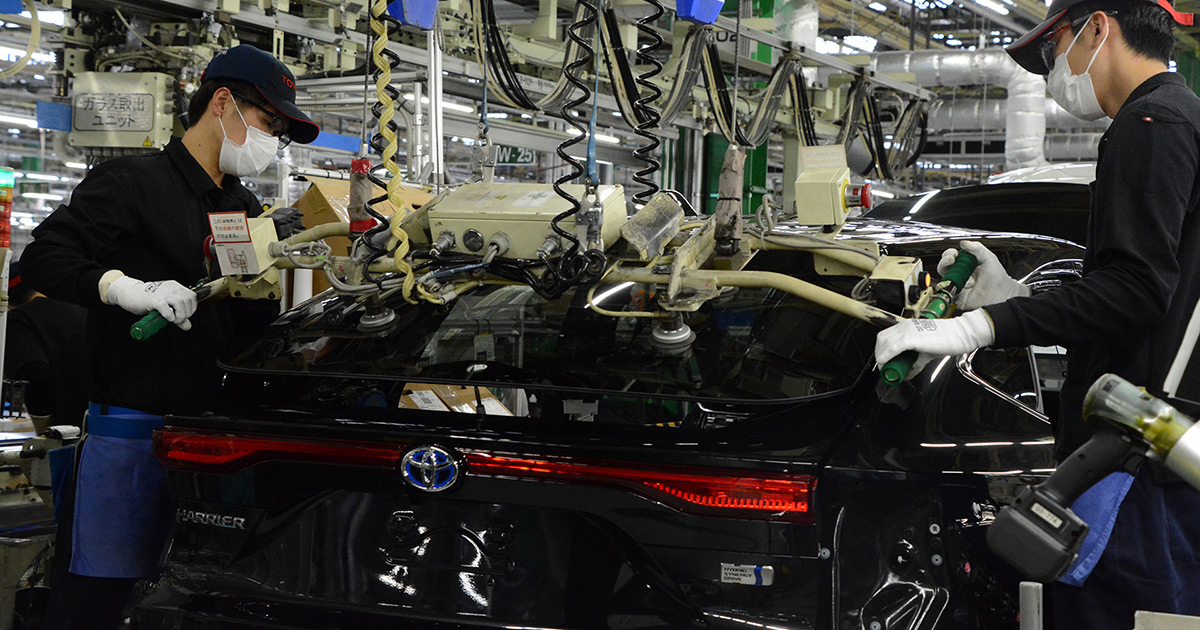 Haute technologie et esthétique : une nouvelle étape de la production du Toyota Harrier La production du élégant Toyota Harrier commence à l'usine de Takaoka