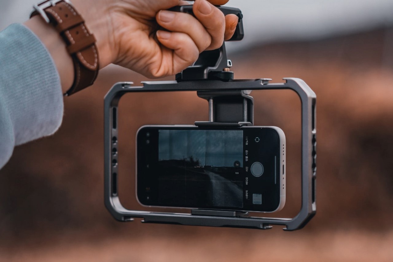 Transformez votre iPhone en une installation de réalisation de films professionnelle avec cette plate-forme de téléphone modulaire-7
