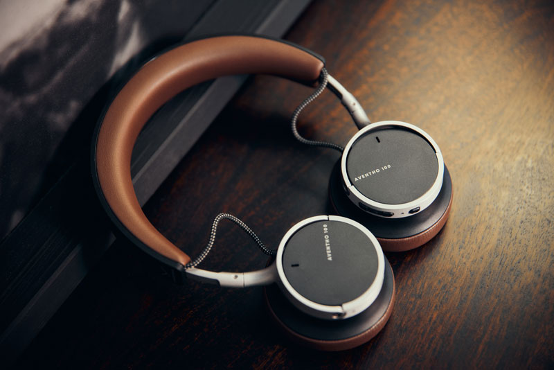 Écouteurs Beyerdynamic Aventho 100 dans la pièce Écouteurs Beyerdynamic Aventho 100 dans la pièce
