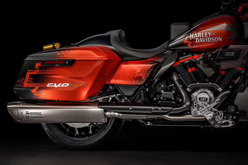 CVO Road Glide RR - vue latérale CVO Road Glide RR - vue latérale