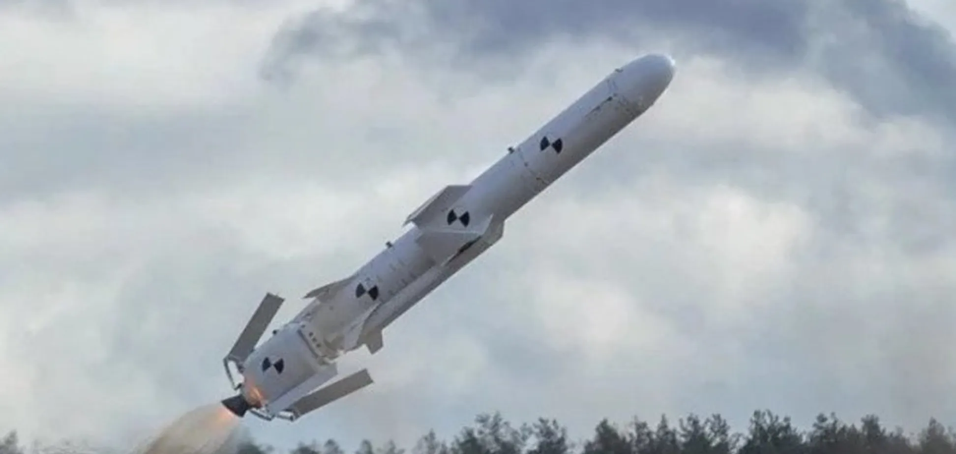 L'Ukraine a modifié le missile de croisière antinavire Neptun, dont l'ogive pèse 350 kg et qui peut détruire des cibles à une distance pouvant atteindre 400 km.-2