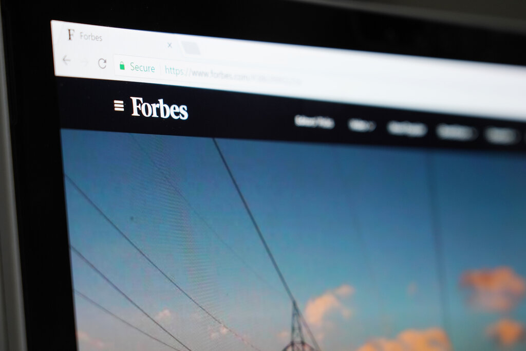 Forbes lance une version bêta de la recherche alimentée par l'IA pour des recommandations personnalisées Forbes lance une version bêta de la recherche alimentée par l'IA pour des recommandations personnalisées