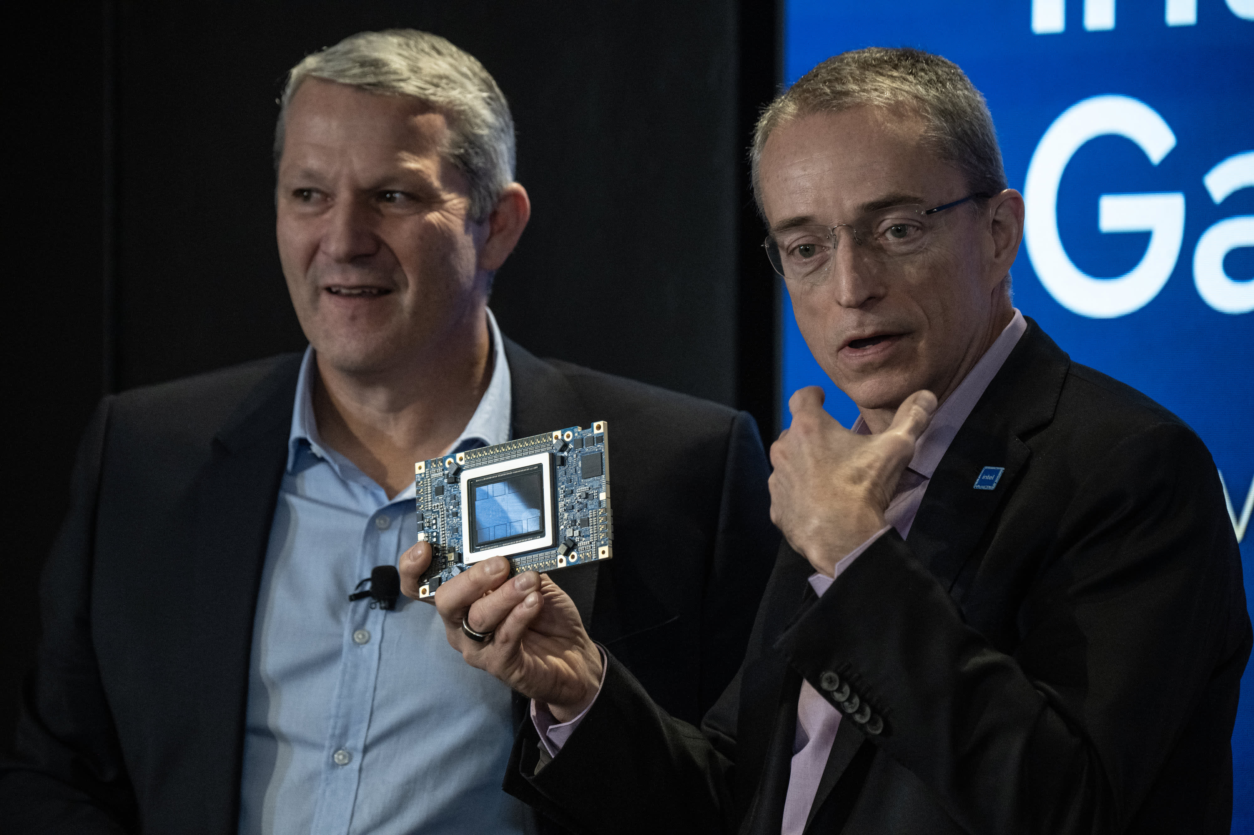 Intel annonce la puce d'IA Gaudi3 pour concurrencer NVIDIA et AMD Intel annonce la puce d'IA Gaudi3 pour concurrencer NVIDIA et AMD