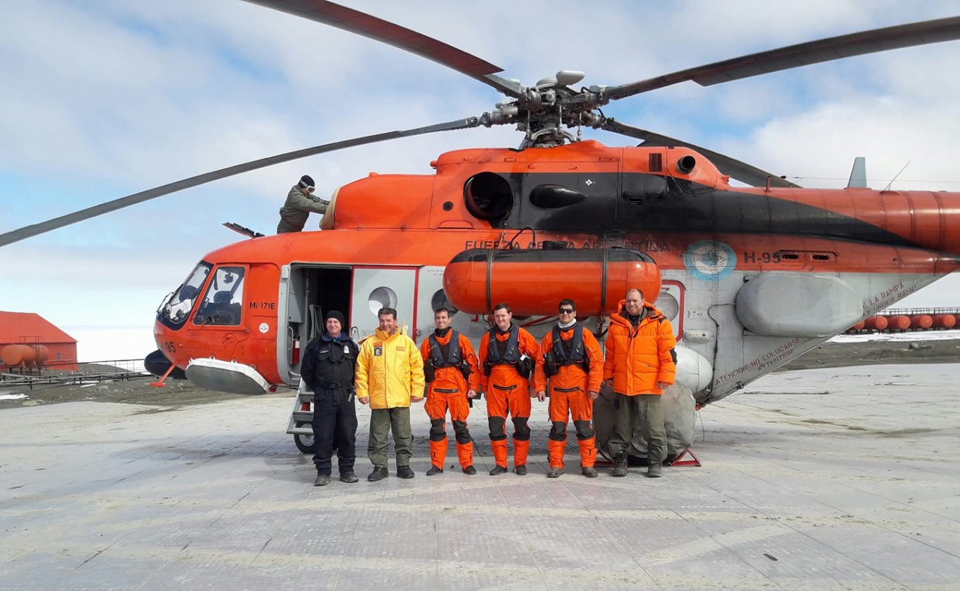 L'Argentine souhaite acheter des hélicoptères américains CH-46 Sea Knight déclassés, car elle ne peut pas utiliser les hélicoptères russes Mi-171E. L'Argentine souhaite acheter des hélicoptères américains CH-46 Sea Knight déclassés, car elle ne peut pas utiliser les hélicoptères russes Mi-171E.