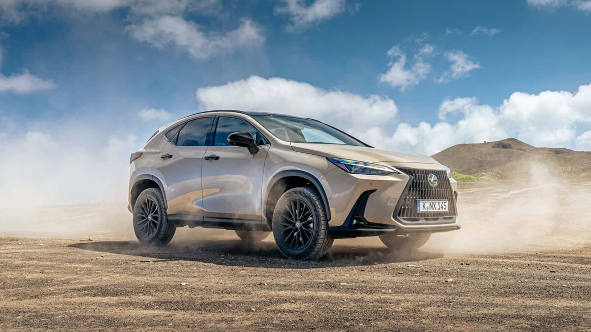 Vue latérale du Lexus NX Overtrail Vue latérale du Lexus NX Overtrail