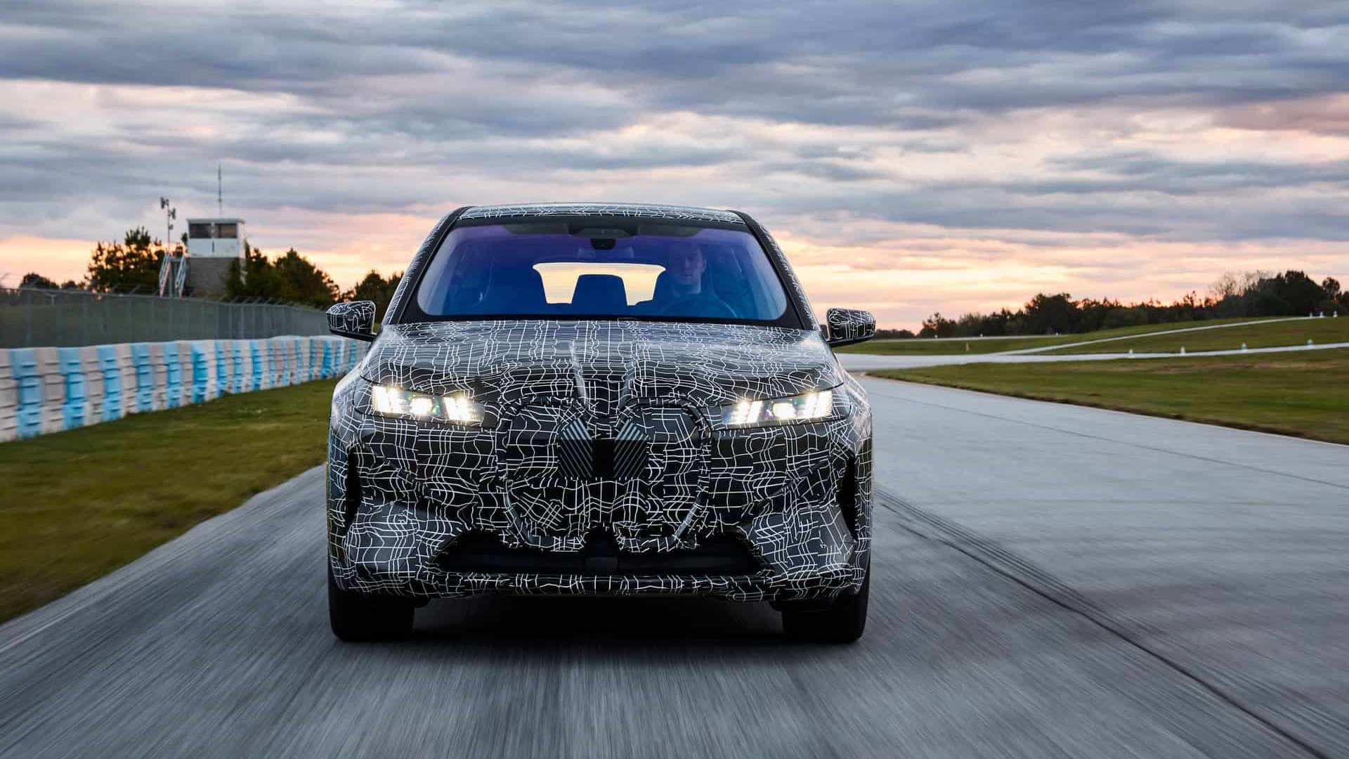 BMW iX 2025 - essai routier 12 BMW iX 2025 - essai routier 12
