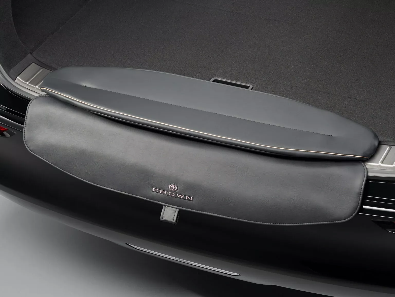 Table et chaise Toyota Crown Estate disponibles Table et chaise Toyota Crown Estate disponibles