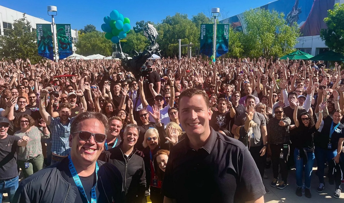 Phil Spencer et les dirigeants de Xbox ont visité le siège de Blizzard et se sont entretenus avec l'équipe de développement. Phil Spencer et les dirigeants de Xbox ont visité le siège de Blizzard et se sont entretenus avec l'équipe de développement.