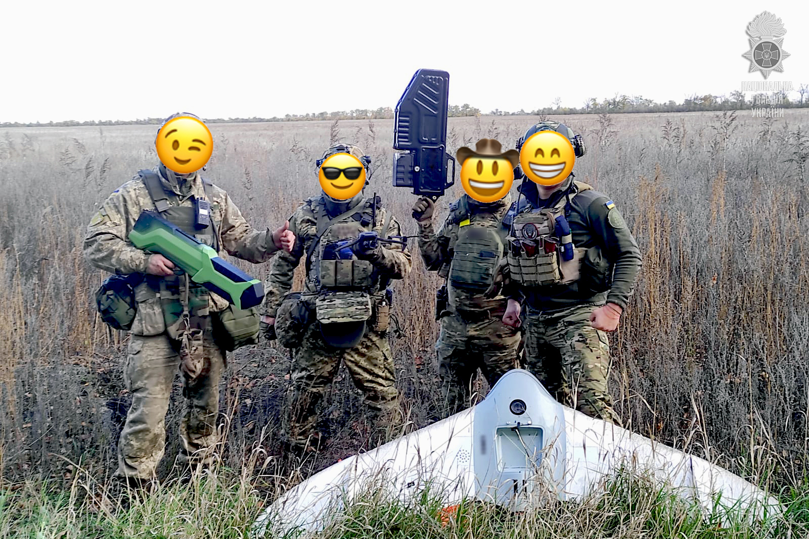 La Garde nationale d'Ukraine a capturé un drone de reconnaissance russe "Gryphon 12" à l'aide d'un canon ANTIDRON KVS G-6 La Garde nationale d'Ukraine a capturé un drone de reconnaissance russe "Gryphon 12" à l'aide d'un canon ANTIDRON KVS G-6
