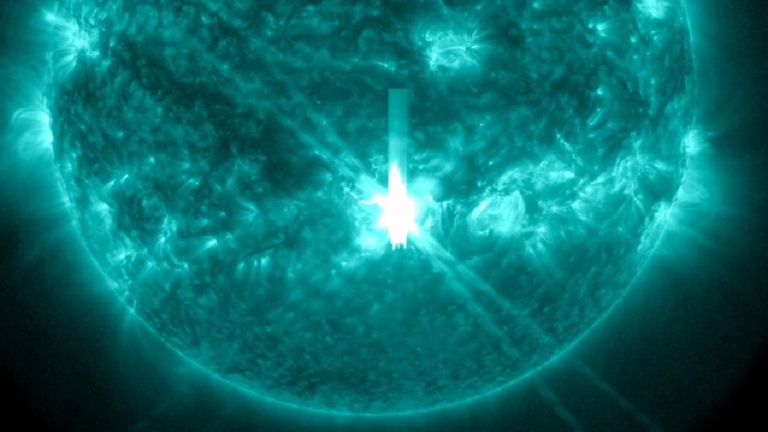 Météorologues, tenez-vous prêts ! Une puissante éruption s'est produite sur le Soleil, qui va provoquer une tempête géomagnétique de grande ampleur sur la Terre. Météorologues, tenez-vous prêts ! Une puissante éruption s'est produite sur le Soleil, qui va provoquer une tempête géomagnétique de grande ampleur sur la Terre.