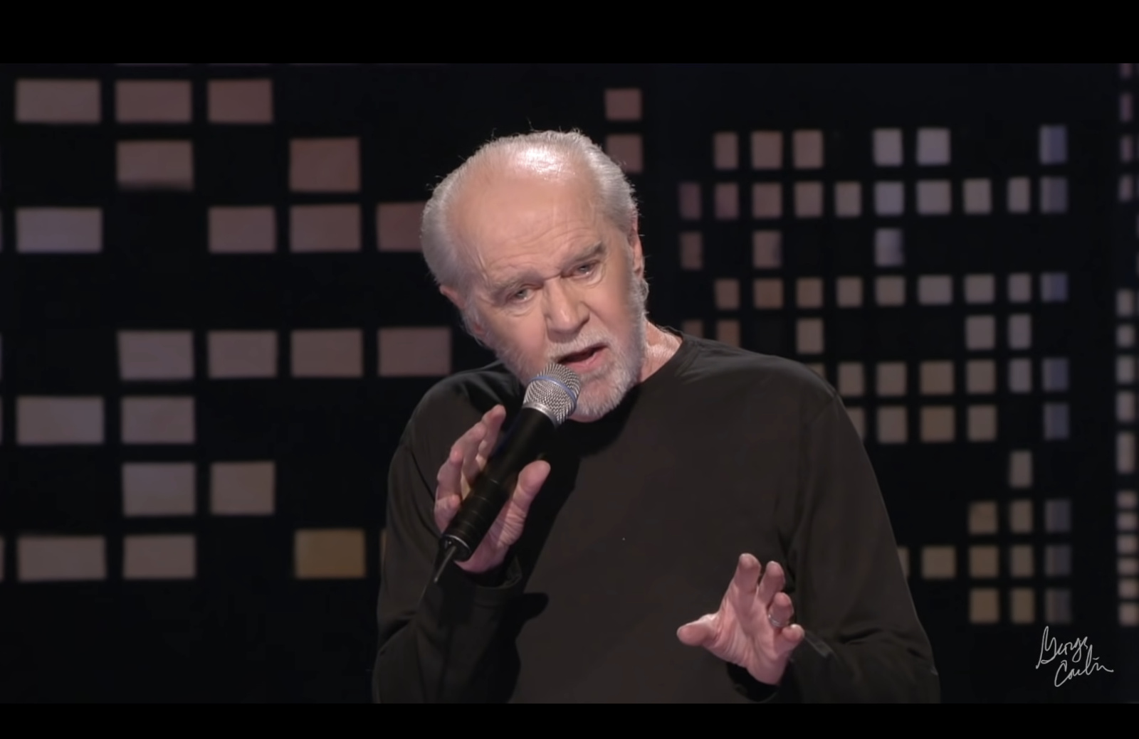 Les héritiers de George Carlin ont réglé un procès contre des podcasteurs qui avaient créé une émission spéciale avec une copie IA de l'humoriste. Les héritiers de George Carlin ont réglé un procès contre des podcasteurs qui avaient créé une émission spéciale avec une copie IA de l'humoriste.
