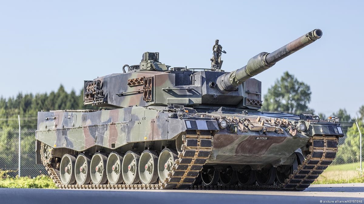 Le Parlement suisse a autorisé la livraison d'armes et de munitions à l'Ukraine. Les alliés peuvent désormais fournir davantage d'aide pour repousser l'agression russe. Le Parlement suisse a autorisé la livraison d'armes et de munitions à l'Ukraine. Les alliés peuvent désormais fournir davantage d'aide pour repousser l'agression russe.