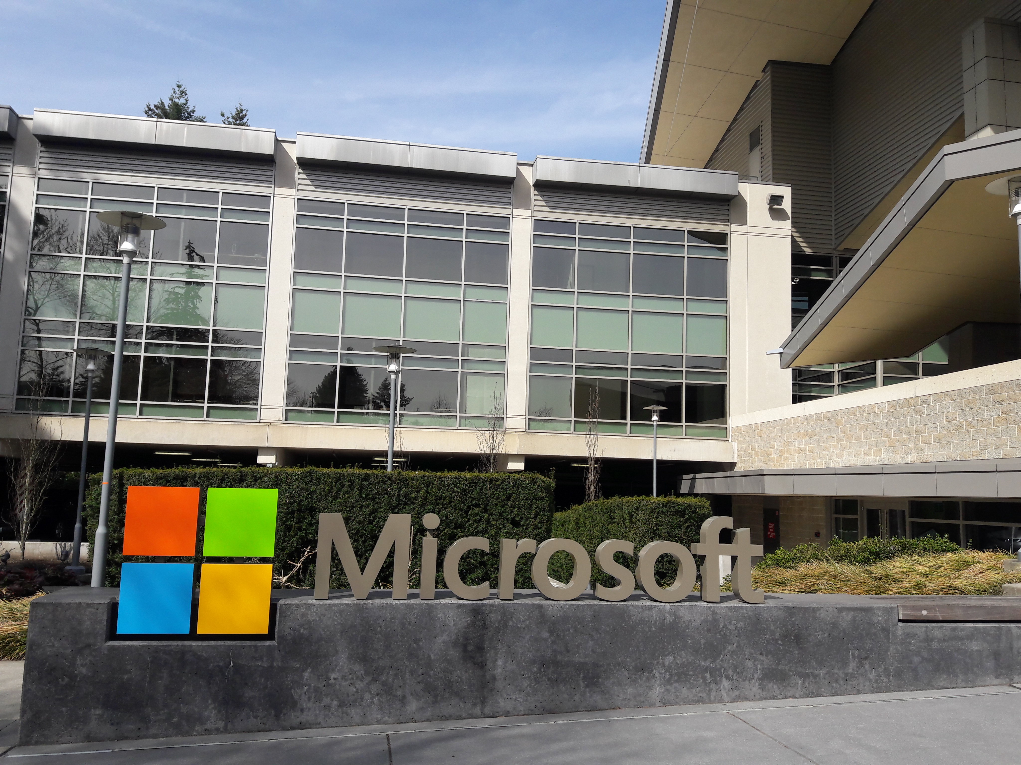 Microsoft et la publication en ligne Semafor vont lancer un projet d'information alimenté par l'IA Microsoft et la publication en ligne Semafor vont lancer un projet d'information alimenté par l'IA