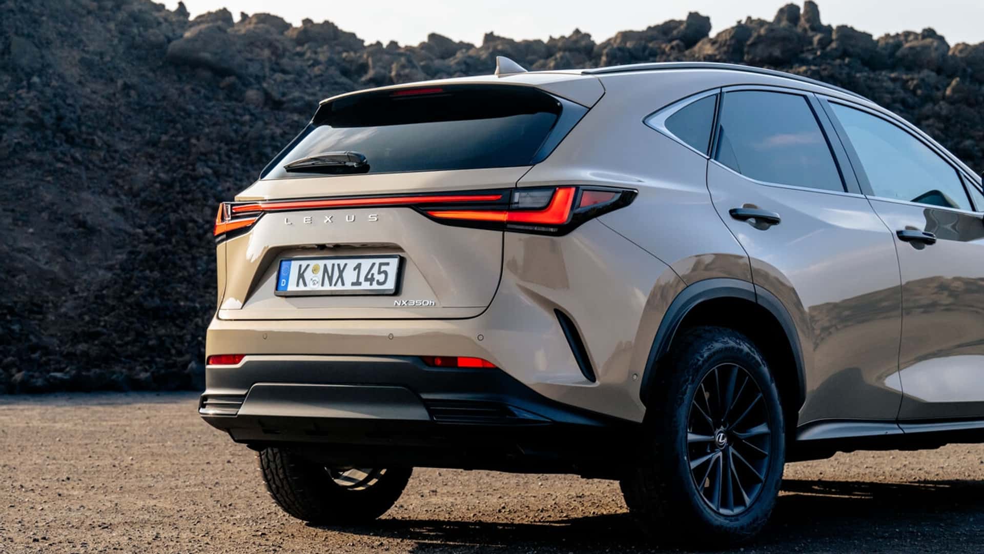 Arrière du Lexus NX Overtrail Arrière du Lexus NX Overtrail
