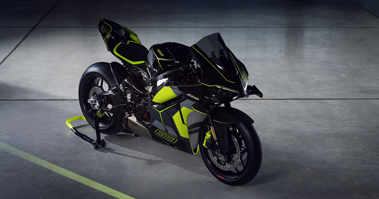 La moto sportive Ducati Panigale V4 Lamborghini sur fond de design exclusif La moto sportive Ducati Panigale V4 Lamborghini sur fond de design exclusif