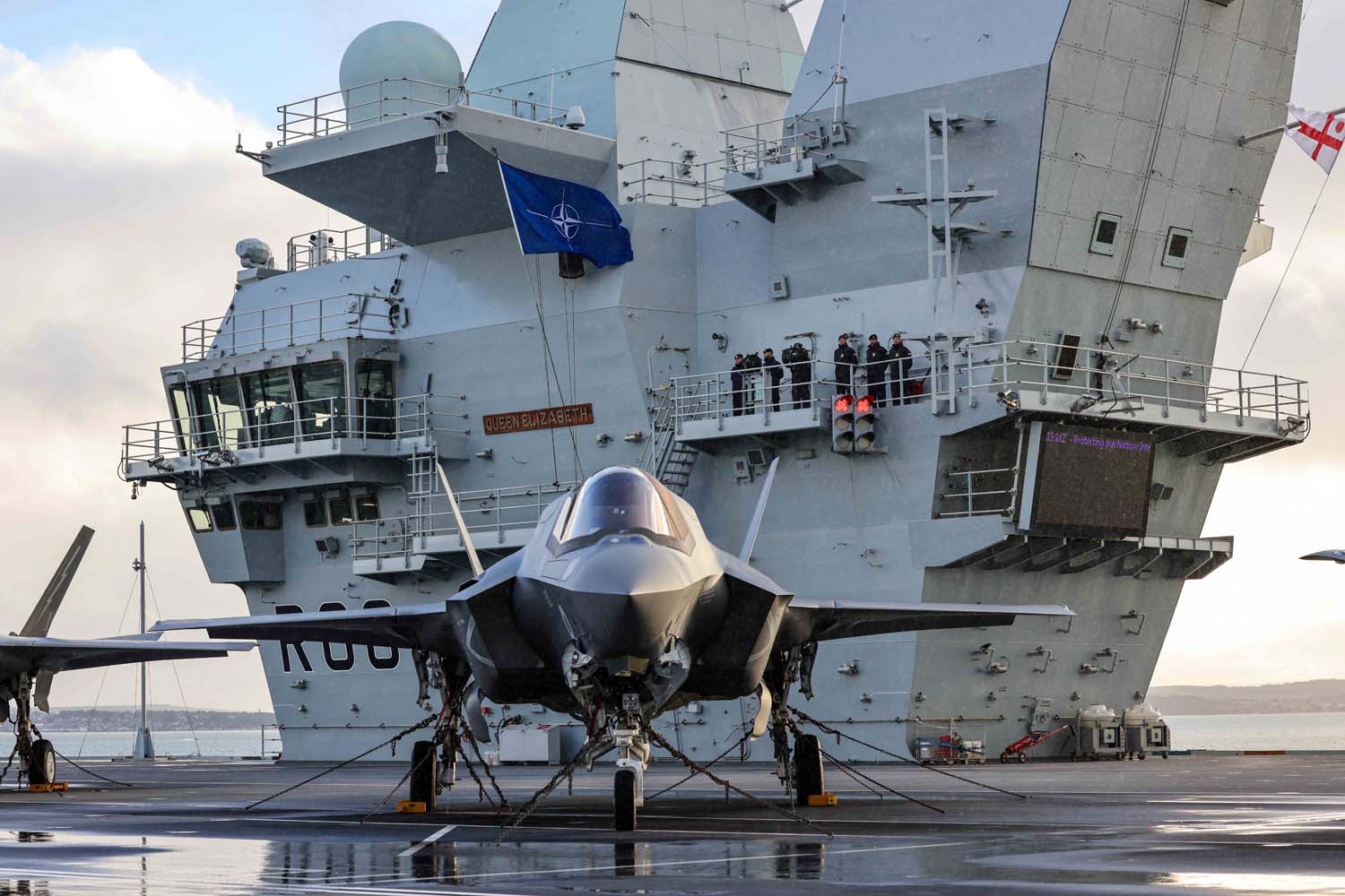 Le porte-avions britannique HMS Queen Elizabeth, qui transporte des chasseurs de cinquième génération F-35B Lightning II, est passé sous le commandement de l'OTAN pour la première fois dans l'histoire.-5 Le porte-avions britannique HMS Queen Elizabeth, qui transporte des chasseurs de cinquième génération F-35B Lightning II, est passé sous le commandement de l'OTAN pour la première fois dans l'histoire.-5