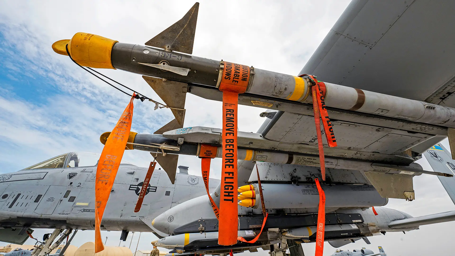 Le célèbre avion d'attaque A-10 Thunderbolt II peut désormais utiliser des missiles APKWS II et des bombes guidées de petit diamètre GBU-39/B.