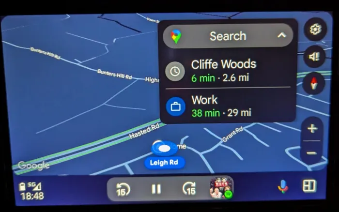 Écran Android Auto avec nouvelle présentation des cartes Écran Android Auto avec nouvelle présentation des cartes