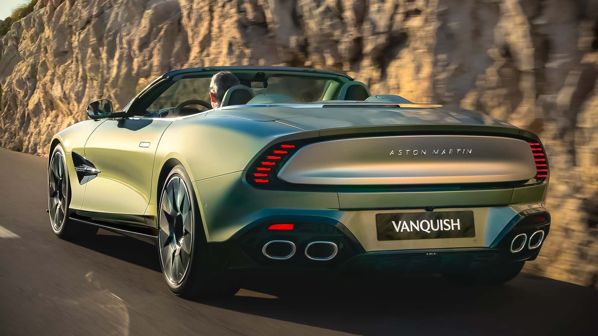Aston Martin Vanquish Volante 2025. Aston Martin Vanquish Volante 2025.